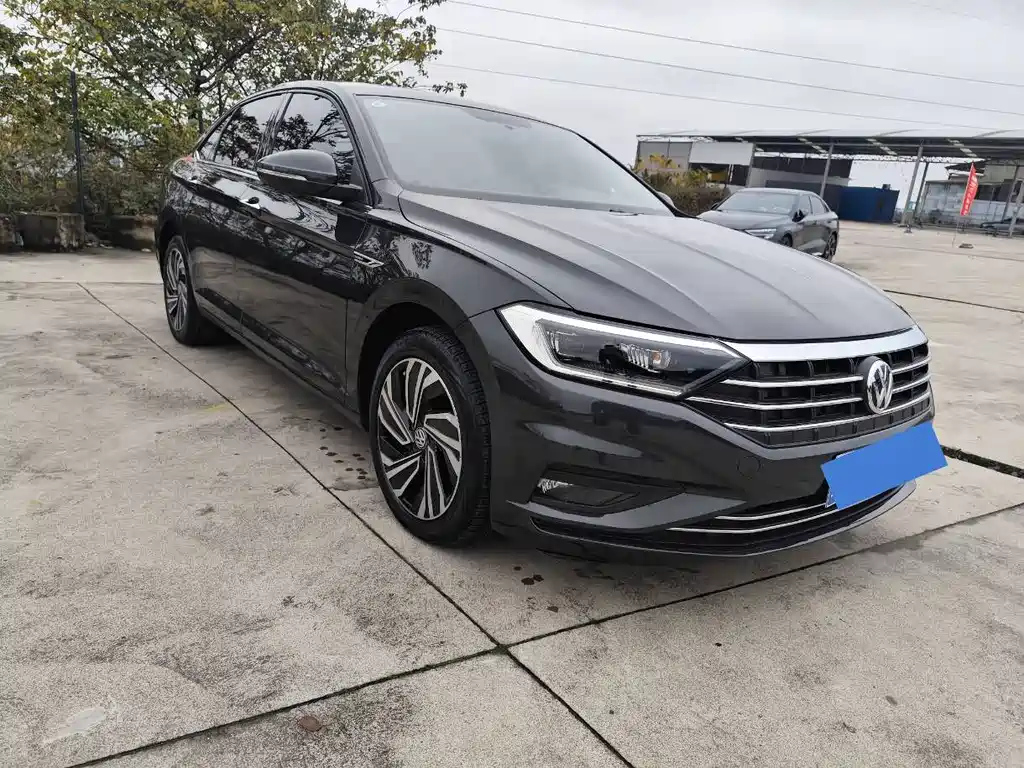 VOLKSWAGEN SAGITAR 2022