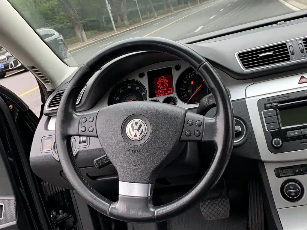 VOLKSWAGEN MAGOTAN 2009