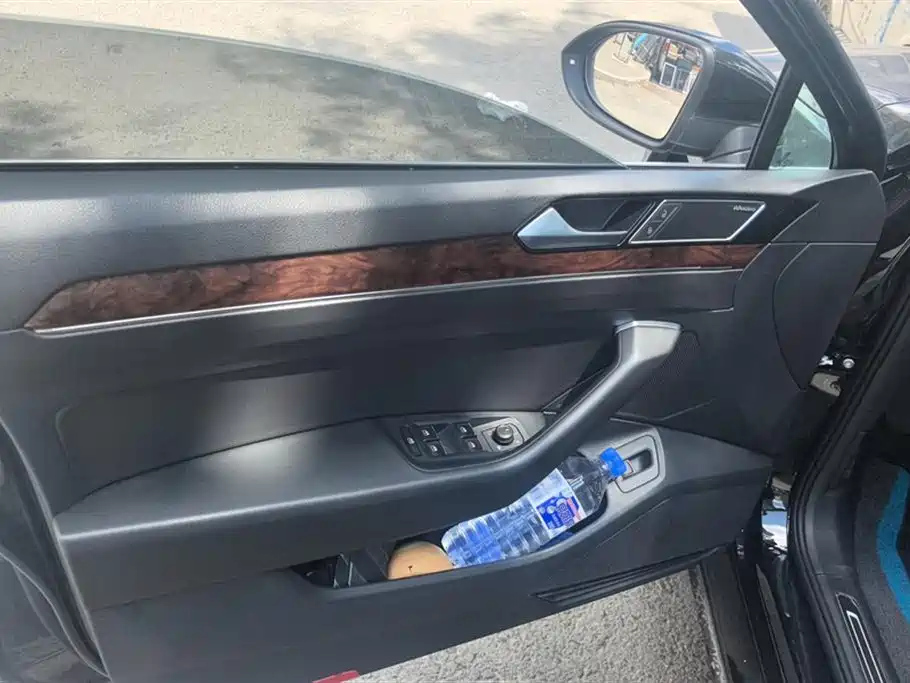 VOLKSWAGEN MAGOTAN 2018