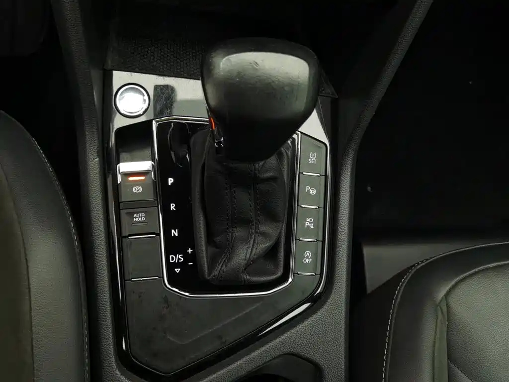 VOLKSWAGEN TIGUAN L 2021