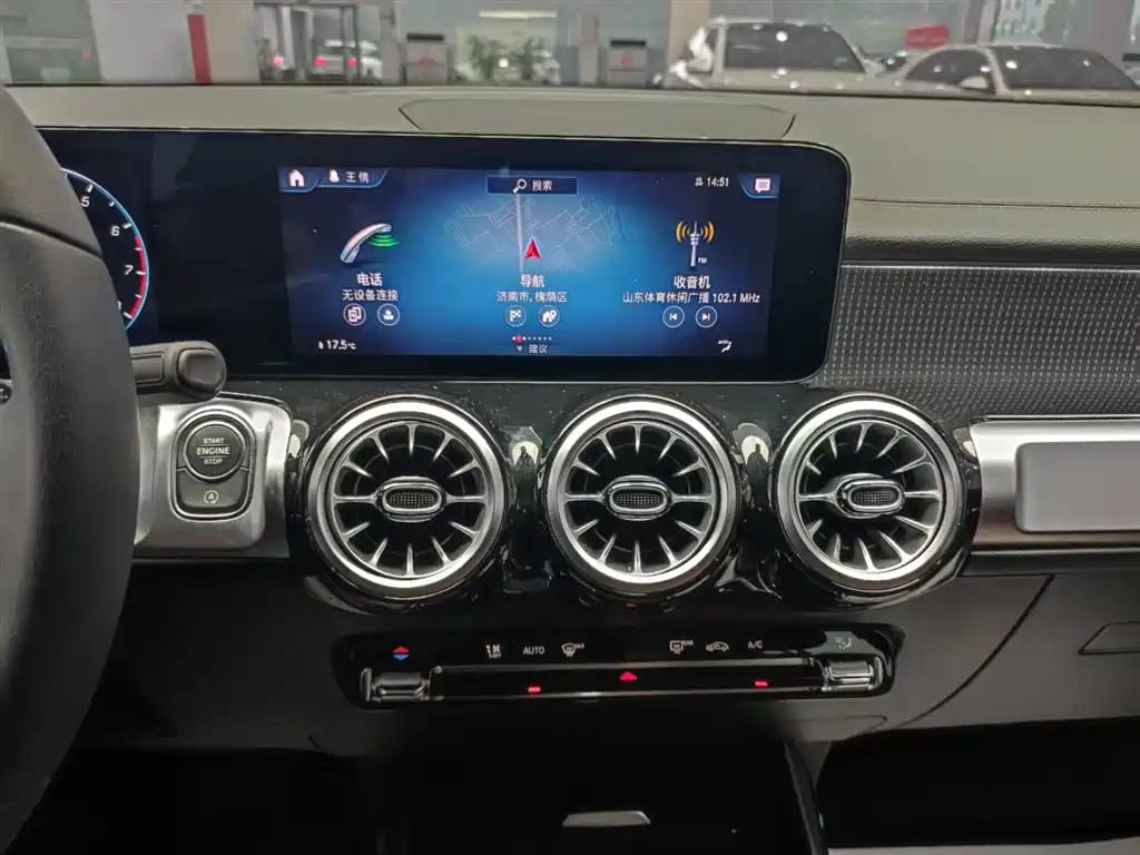 MERCEDES BENZ GLB 2021