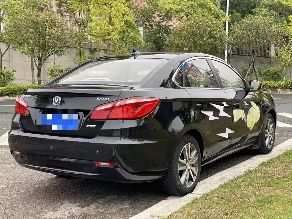 CHANGAN EADO 2015