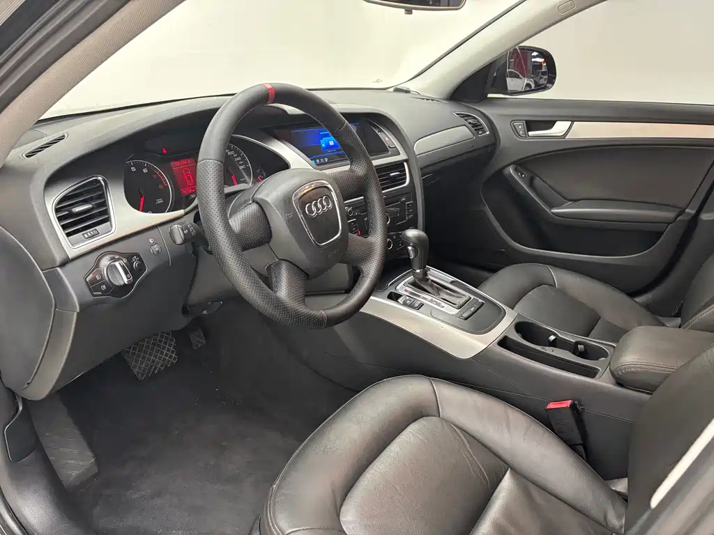 AUDI A4L 2012