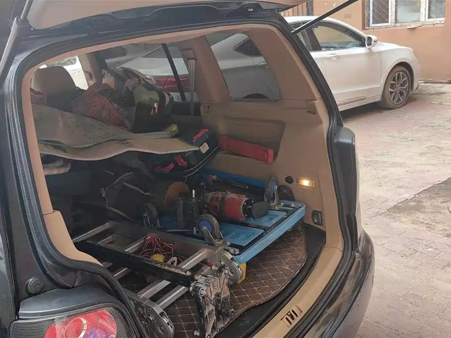VOLKSWAGEN TOURAN 2013