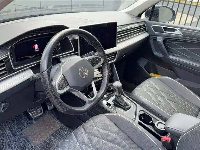 VOLKSWAGEN TIGUAN L 2022