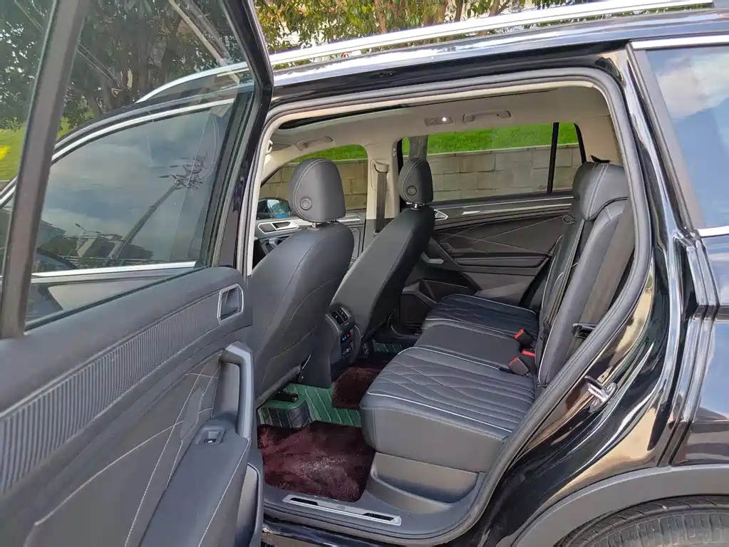 VOLKSWAGEN TIGUAN L 2023