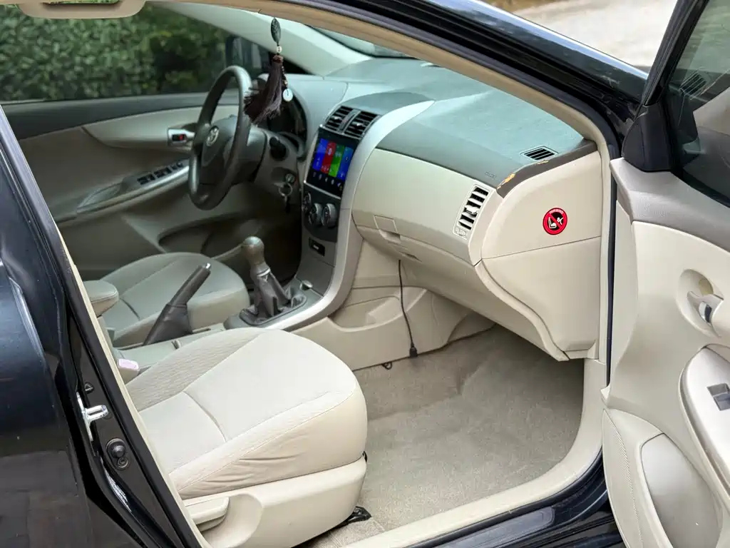 TOYOTA COROLLA 2010