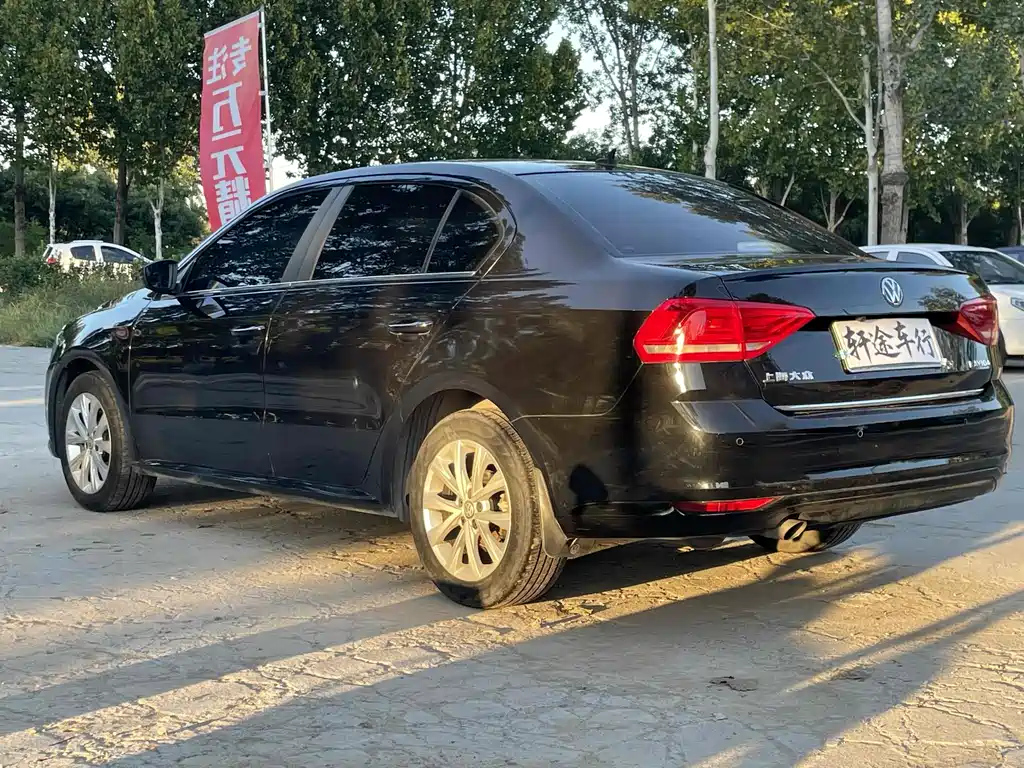 VOLKSWAGEN LAVIDA 2016