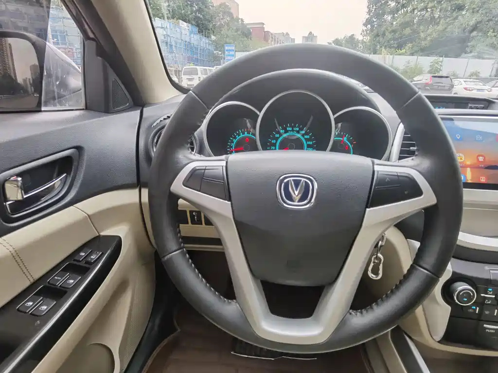 CHANGAN EADO 2014