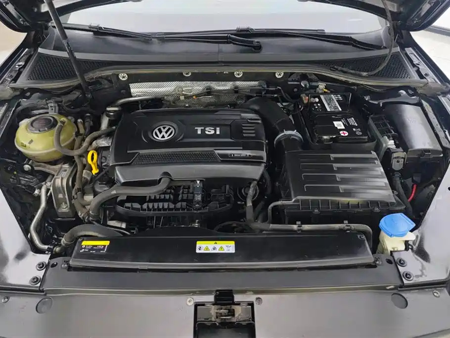 VOLKSWAGEN MAGOTAN 2021