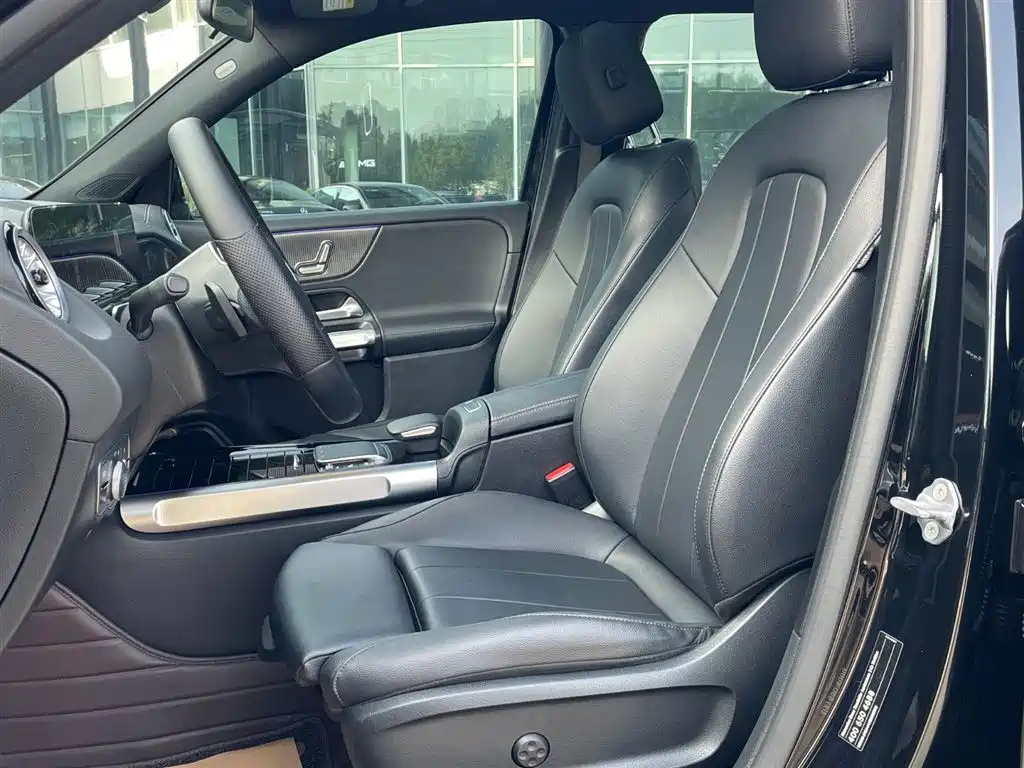 MERCEDES BENZ GLB 2022