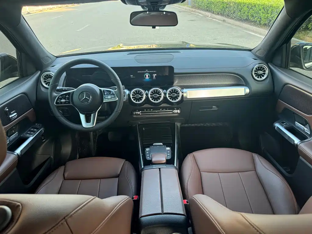 MERCEDES BENZ GLB 2023