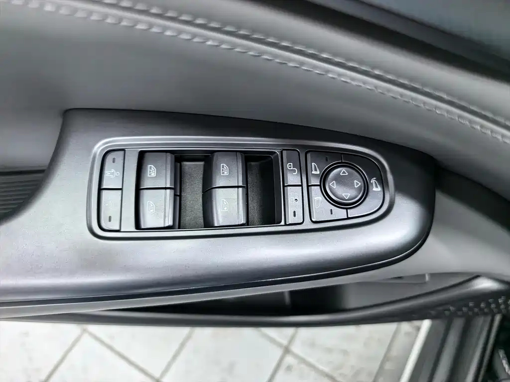 BYD SEAL 07 DM-I 2025