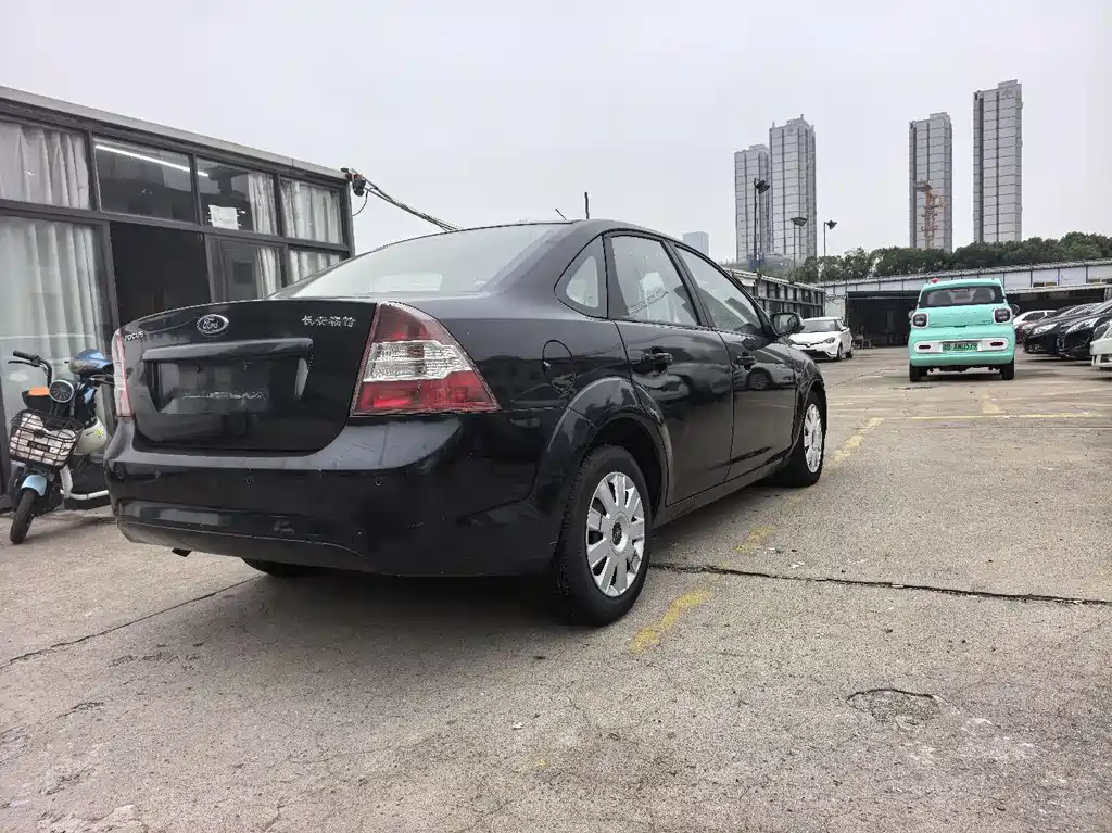 FORD FOCUS 2012