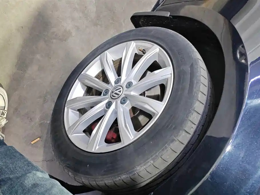 VOLKSWAGEN PASSAT 2017