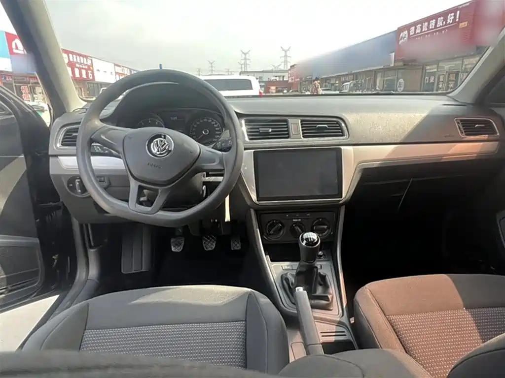 VOLKSWAGEN LAVIDA 2017