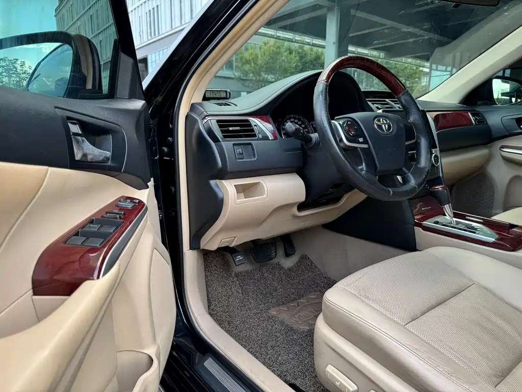 TOYOTA CAMRY 2013