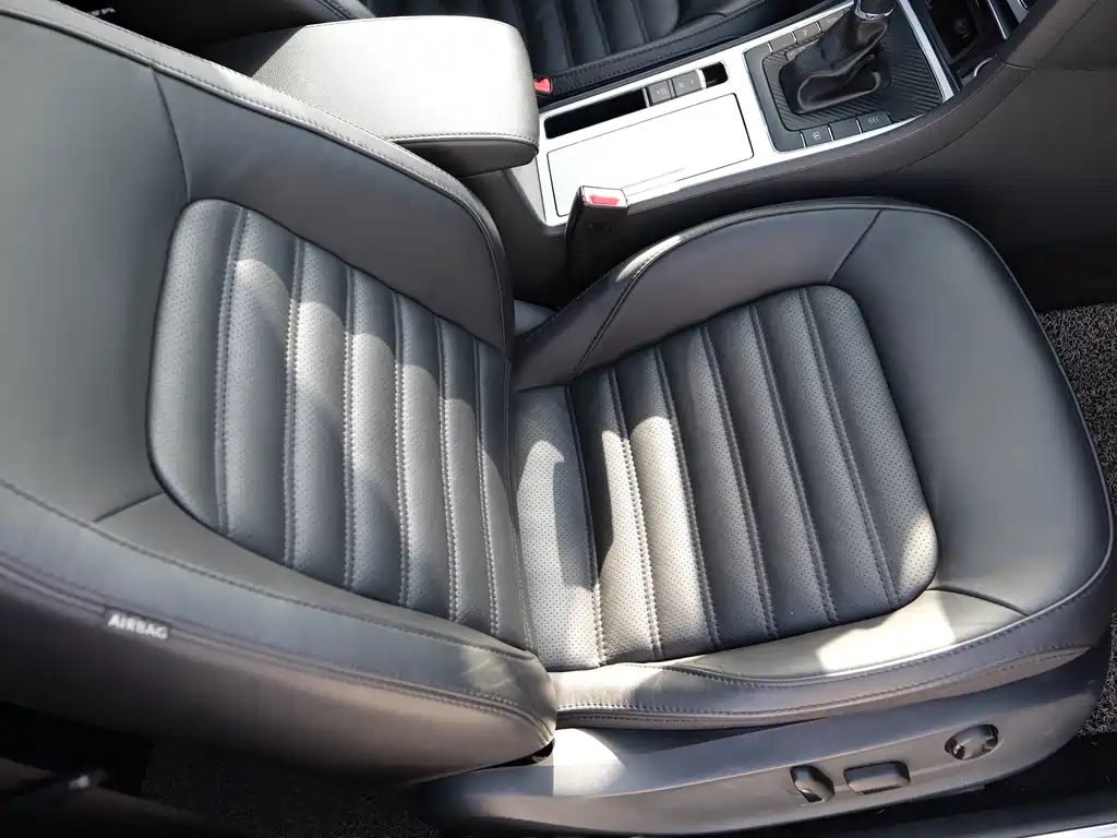 VOLKSWAGEN PASSAT 2015