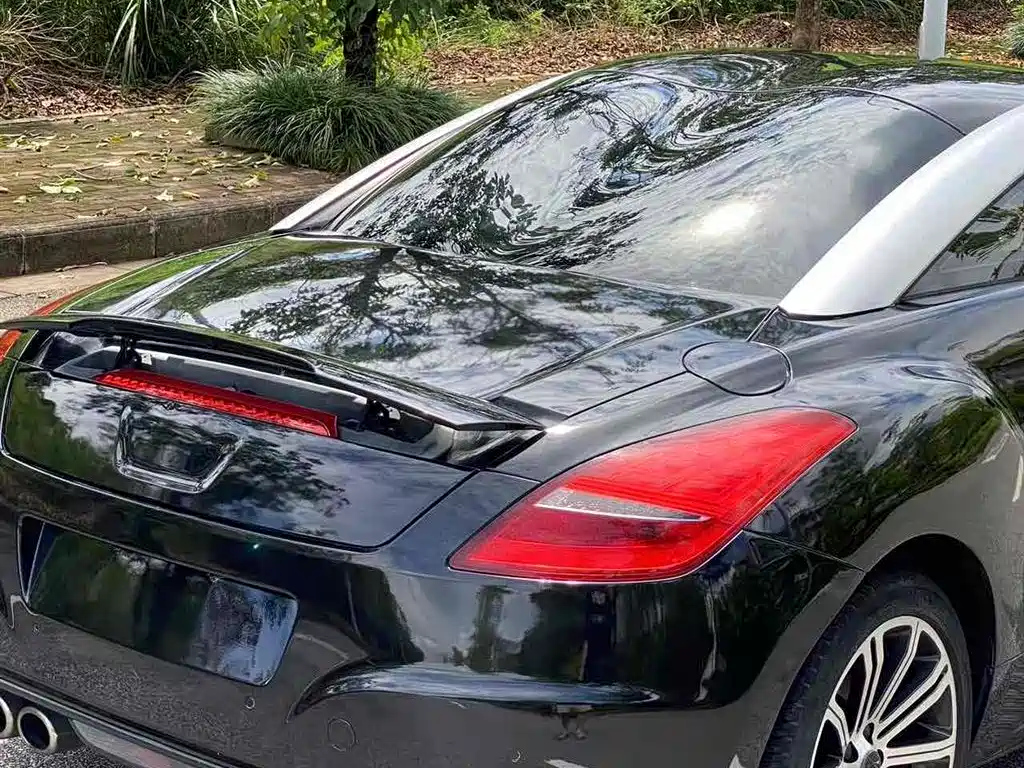 PEUGEOT RCZ 2011