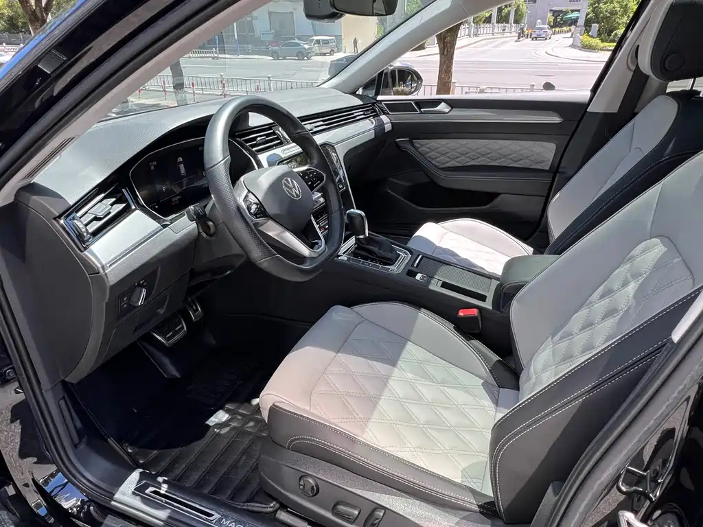 VOLKSWAGEN MAGOTAN 2023