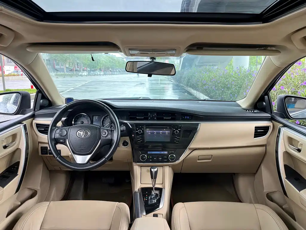 TOYOTA COROLLA 2015