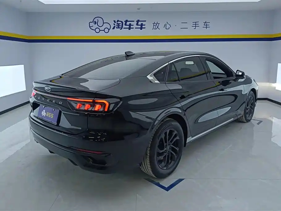 FORD MONDEO 2023