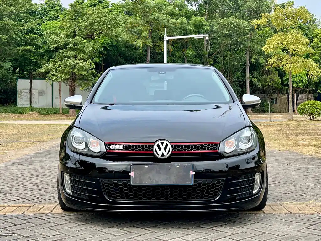 VOLKSWAGEN GOLF GTI 2011