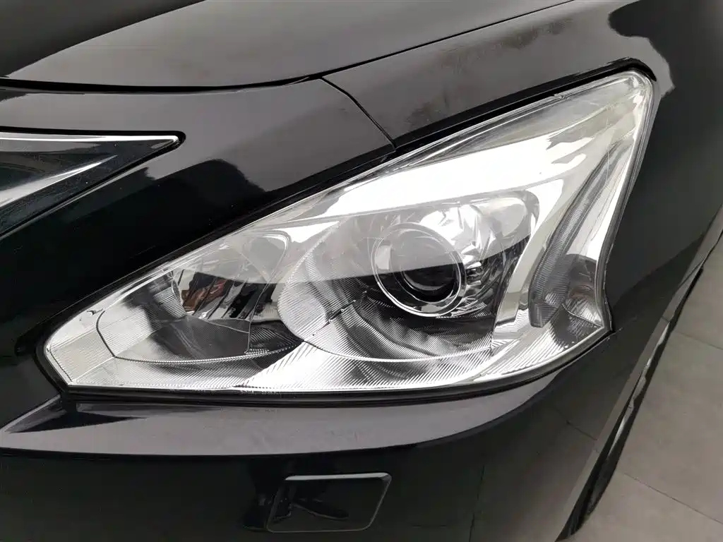 NISSAN TEANA 2015