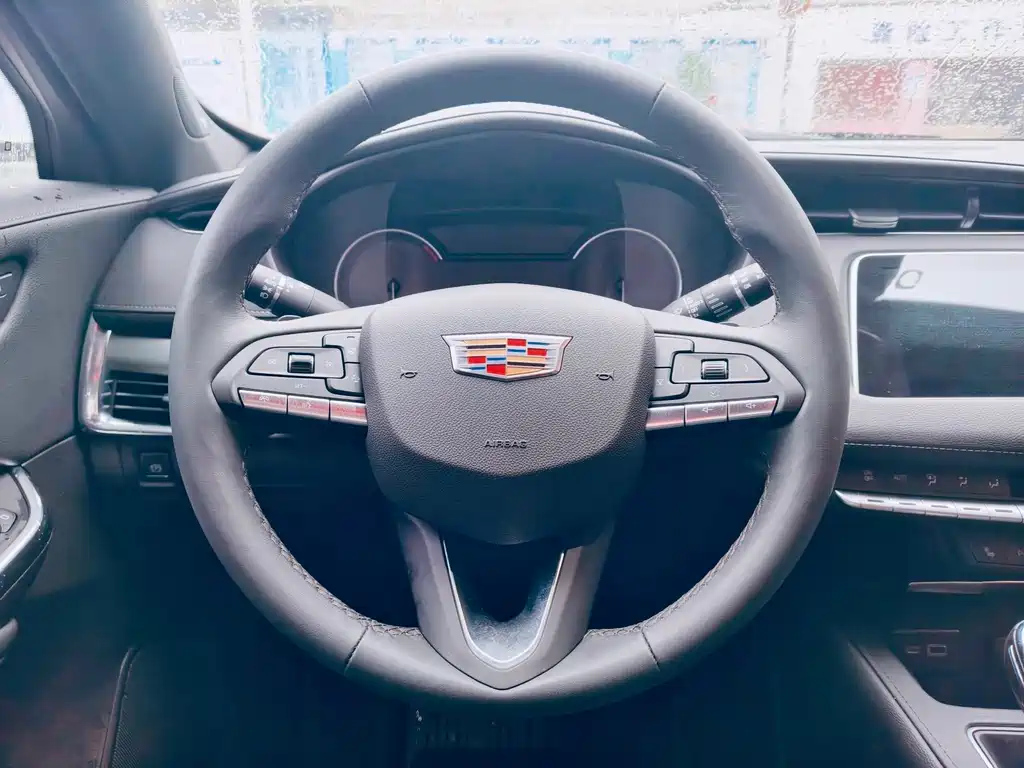CADILLAC XT4 2023
