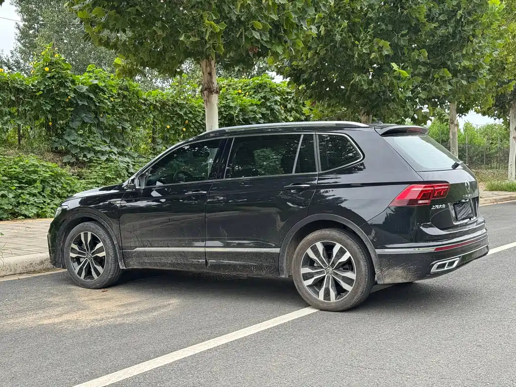 VOLKSWAGEN TIGUAN L 2023