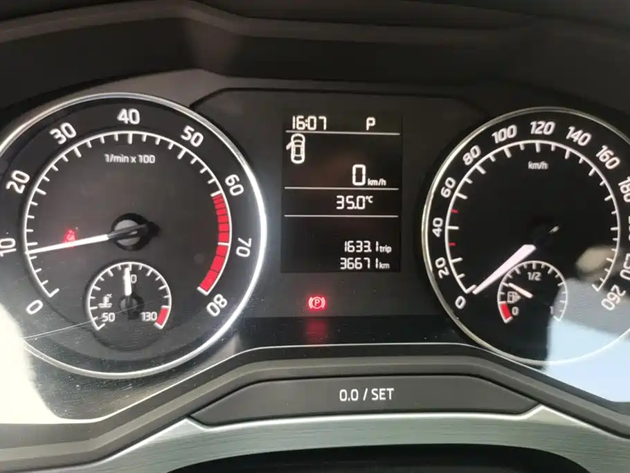 SKODA SUPERB 2016