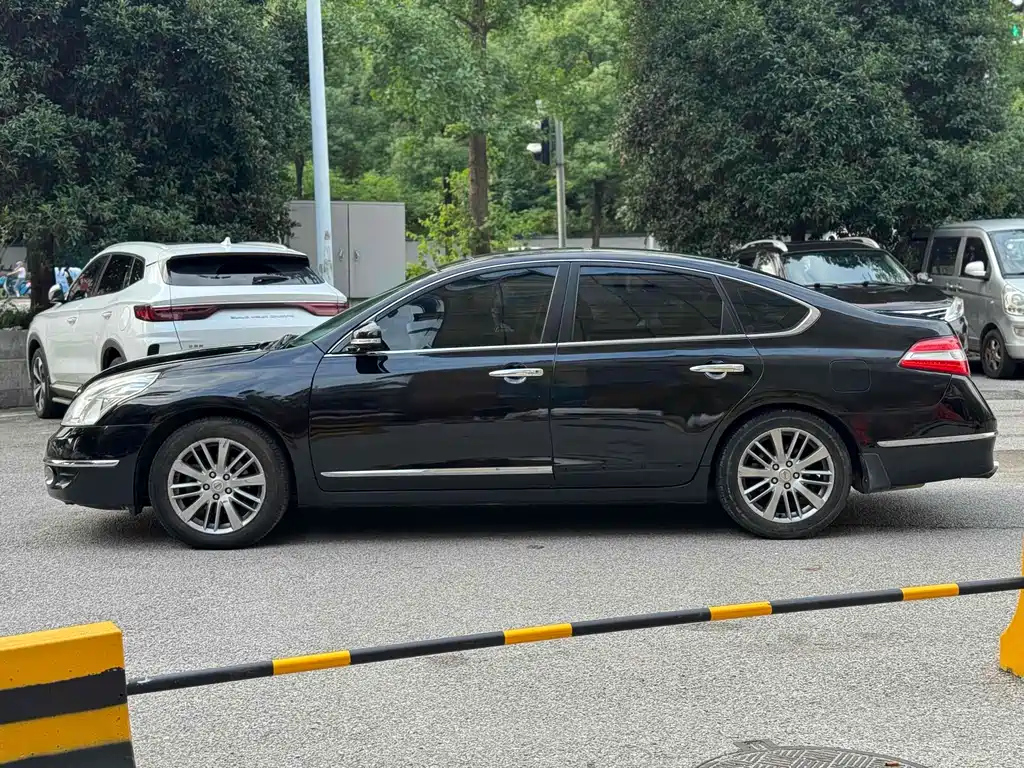 NISSAN TEANA 2011
