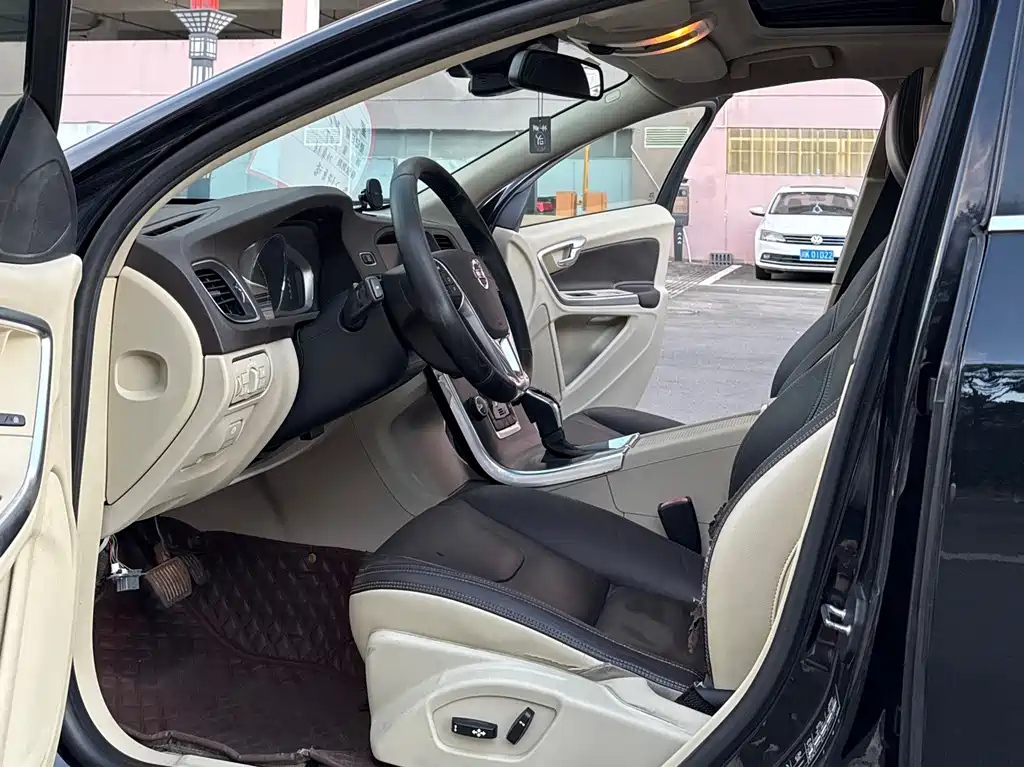 VOLVO S60 2014
