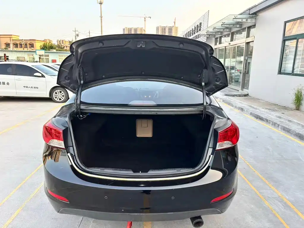 HYUNDAI ELANTRA 2013