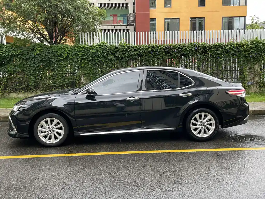 TOYOTA CAMRY 2023