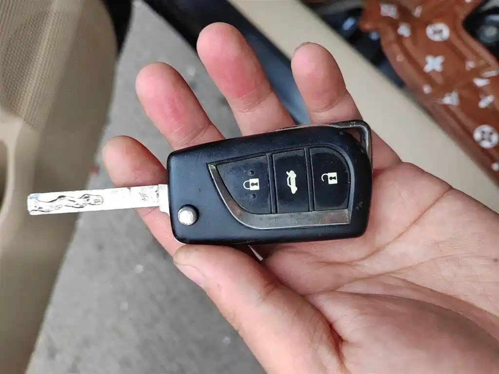 TOYOTA COROLLA 2015