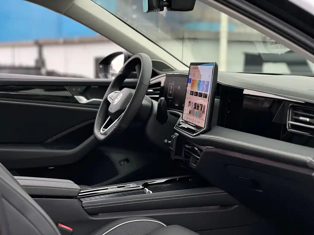 VOLKSWAGEN MAGOTAN 2025