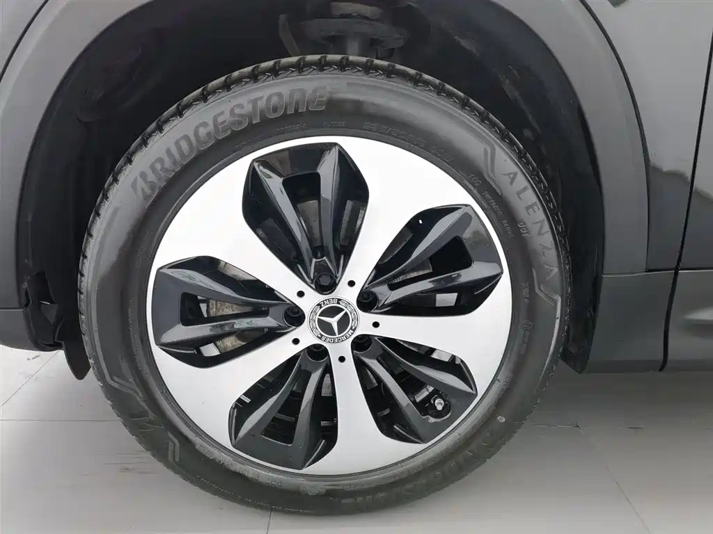 MERCEDES BENZ GLB 2023