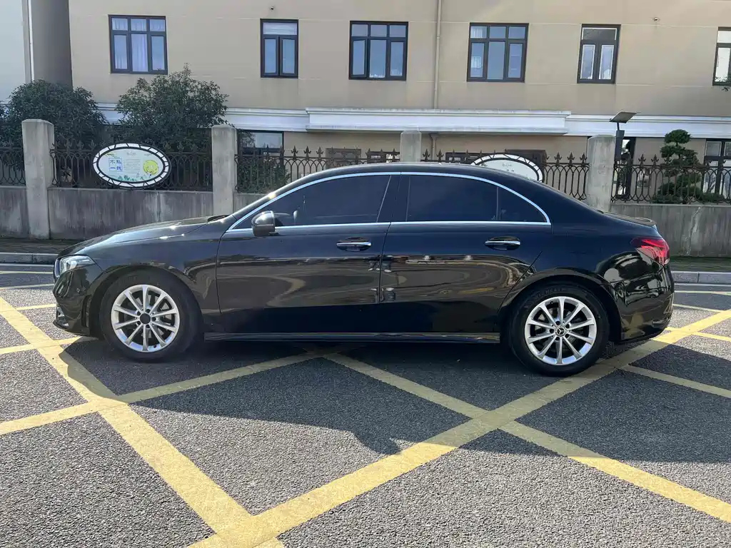 MERCEDES BENZ A-CLASS 2020