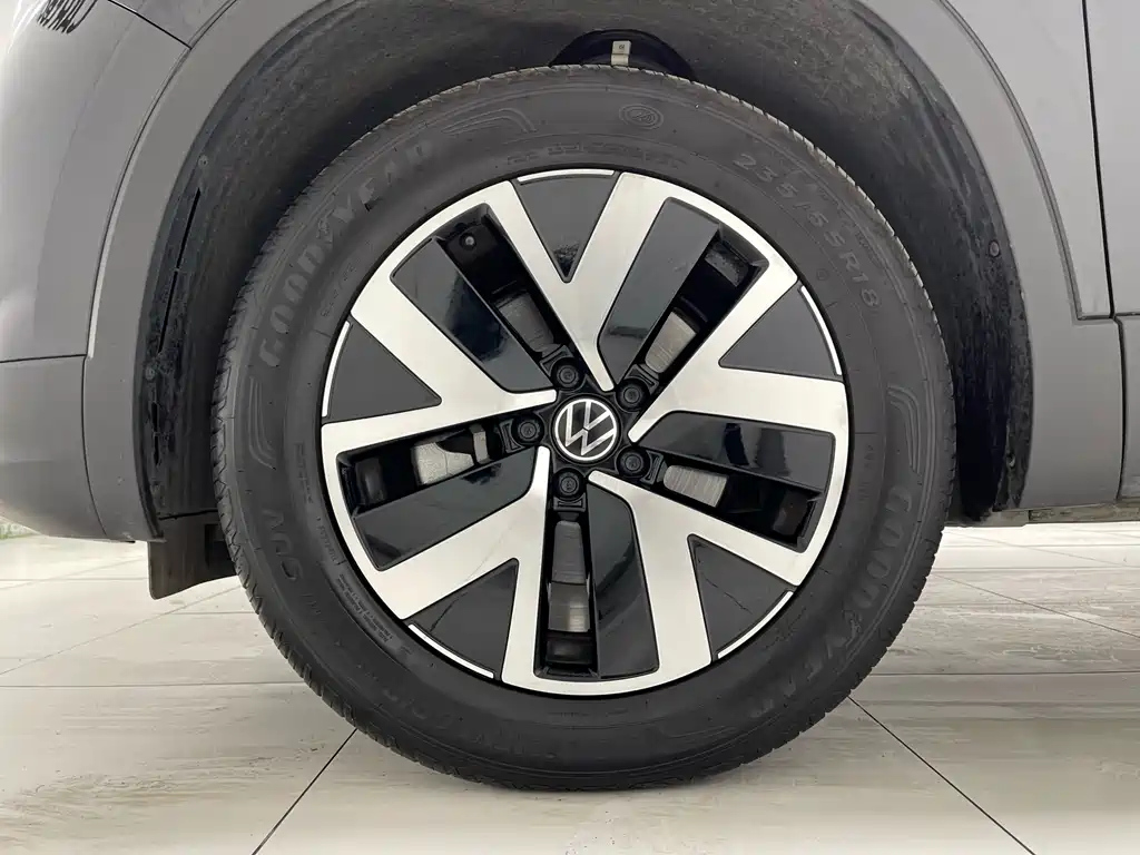 VOLKSWAGEN TAYRON 2025