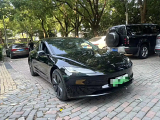 TESLA MODEL 3  2023