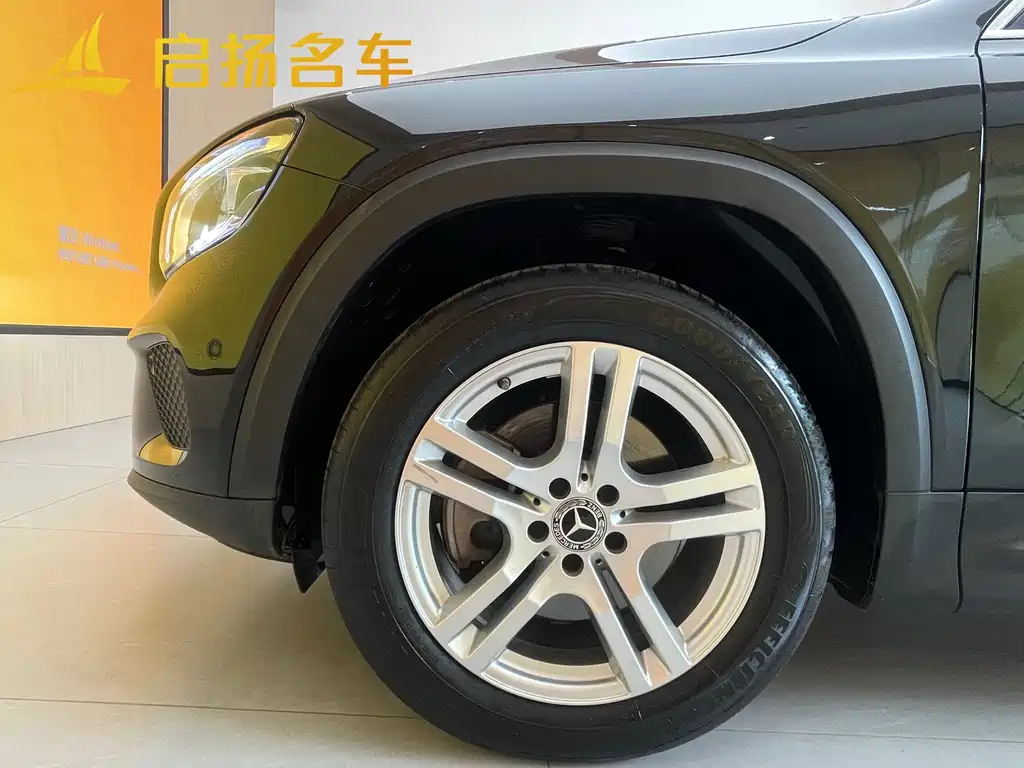 MERCEDES BENZ GLB 2023