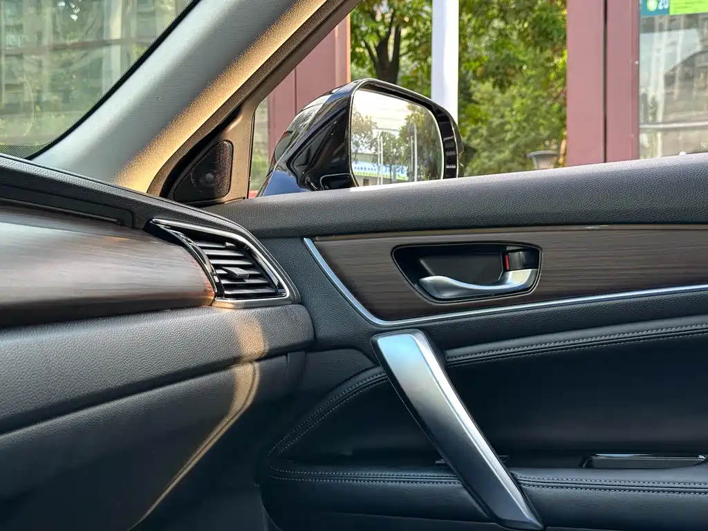 HONDA AVANCIER 2017