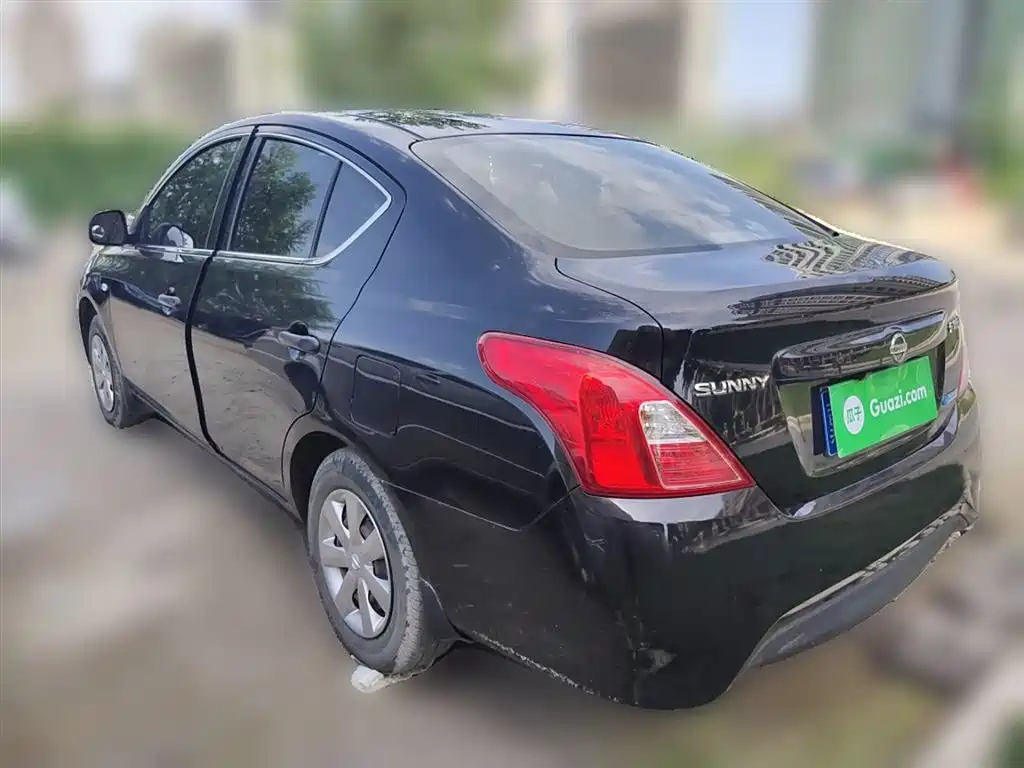 NISSAN SUNNY 2015