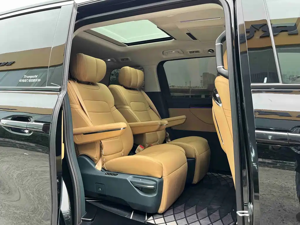 TRUMPCHI E8 NEW ENERGY 2024