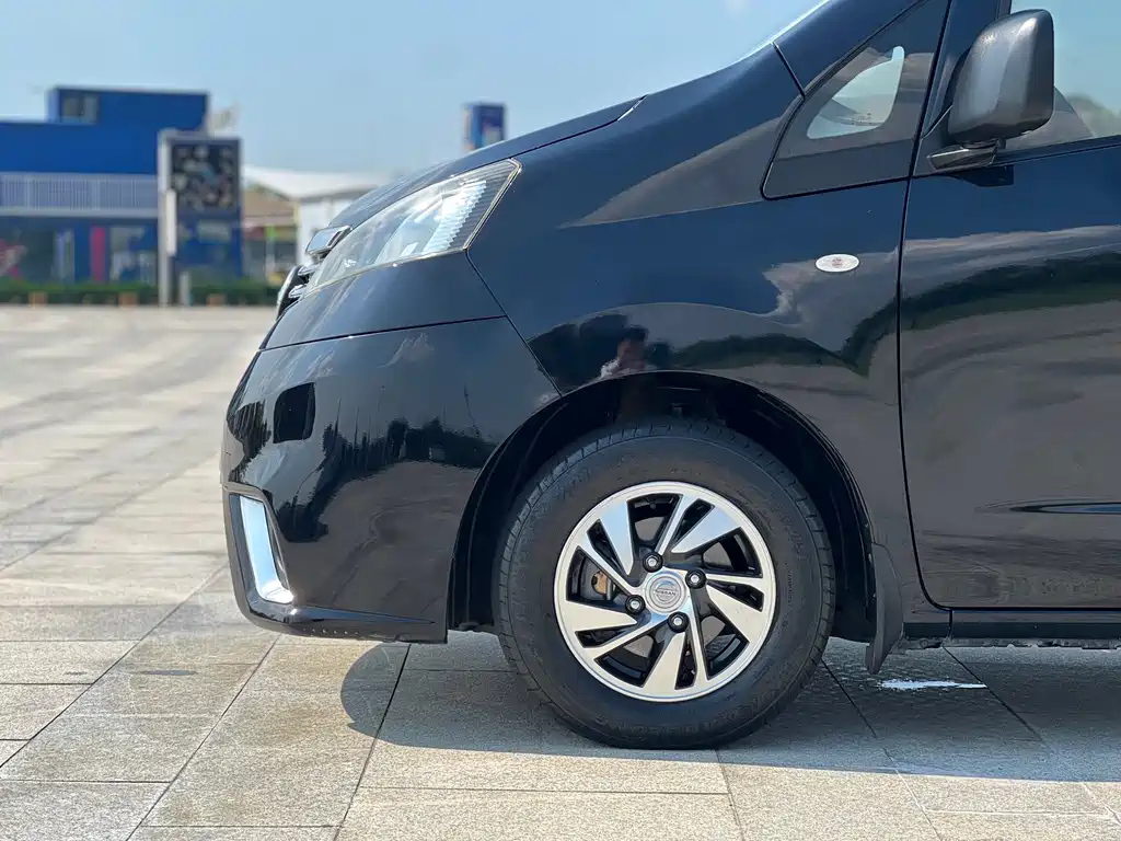 NISSAN NV200 2016