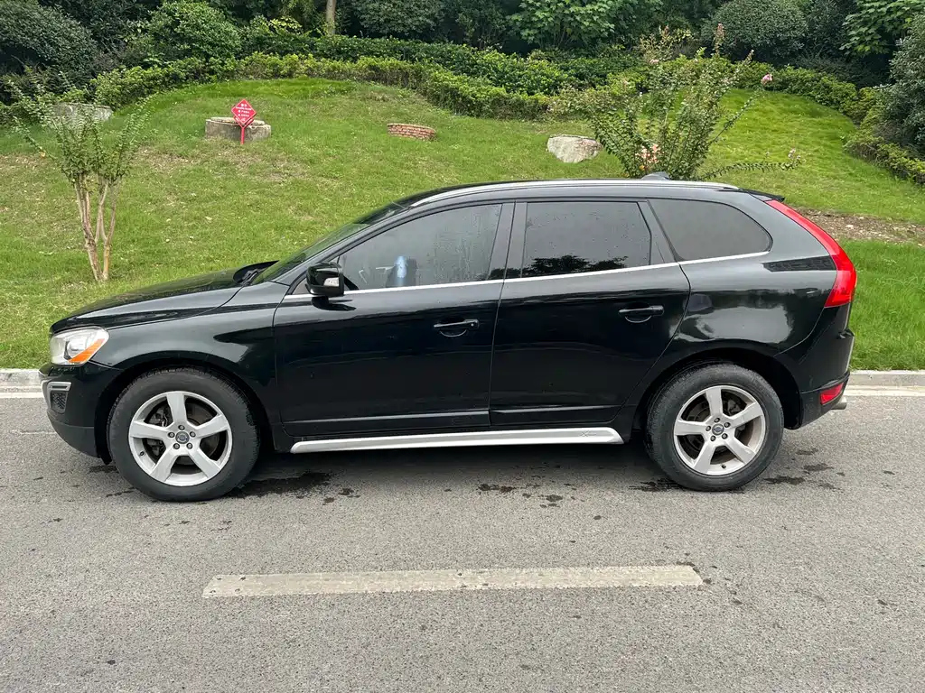 VOLVO XC60 IMPORT 2012