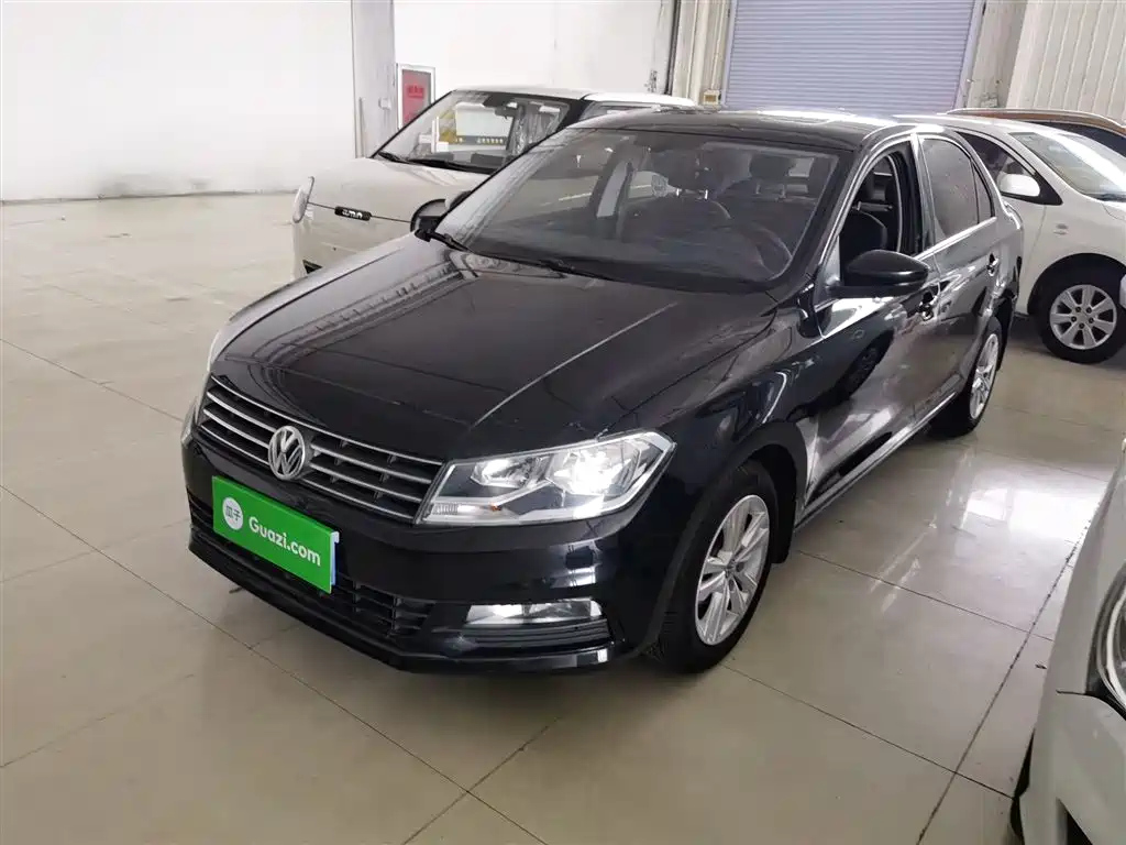 VOLKSWAGEN SANTANA 2017