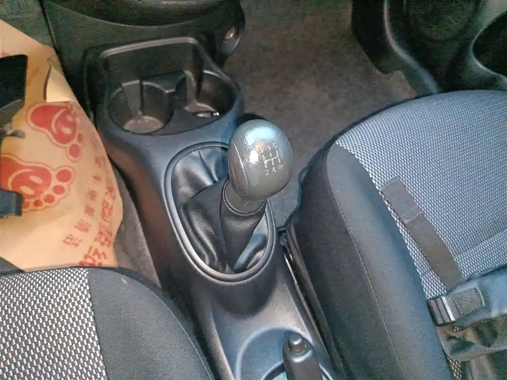 NISSAN SUNNY 2015