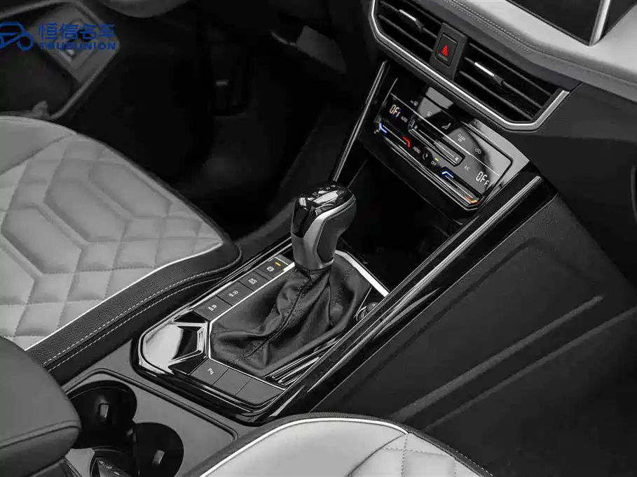 VOLKSWAGEN TAYRON 2025